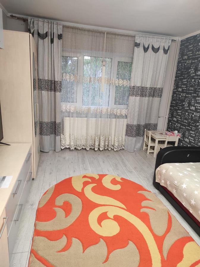 Private Room Near 3 Min Metrou Crangasi, 40 M2 Bucareste Exterior foto