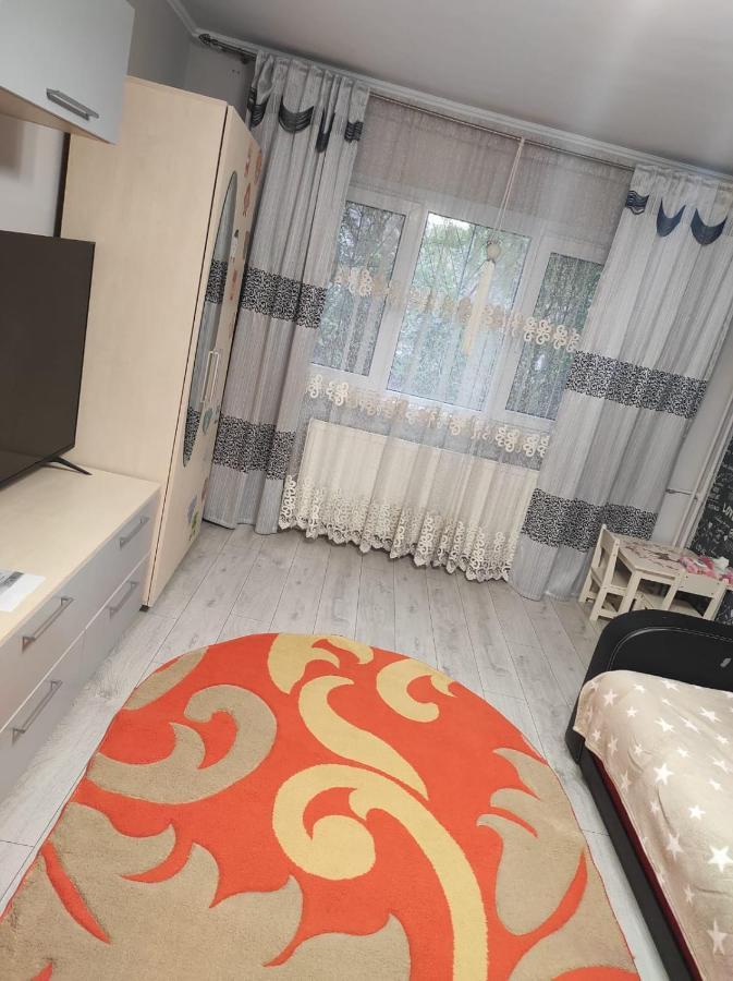 Private Room Near 3 Min Metrou Crangasi, 40 M2 Bucareste Exterior foto